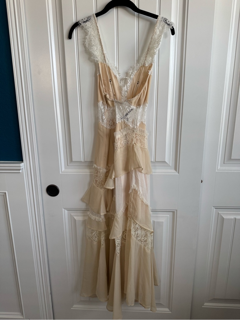 By Anthropologie Sleeveless Keyhole Tiered Lace Midi Dress - Picture 5 of 6